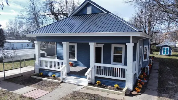 315 S 7th Street, Okemah, OK 74859