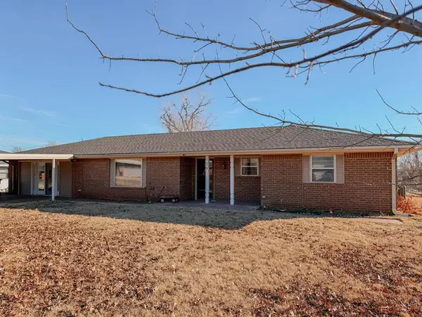 729 N Marion Avenue, Hinton, OK 73047