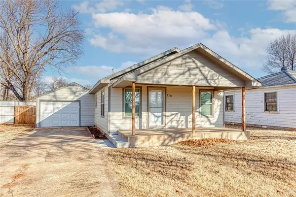 1217 W 6th Street, Elk City, OK 73644