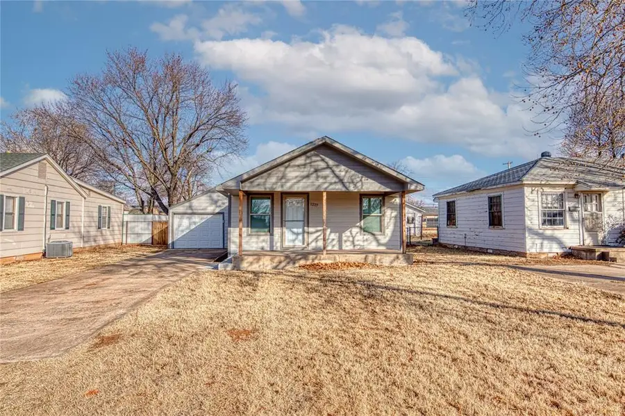 1217 W 6th Street, Elk City, OK 73644 - Image #2