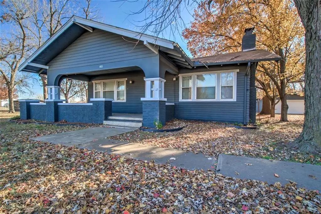 401 E Van Buren Street, Crescent, OK 73028 - #1
