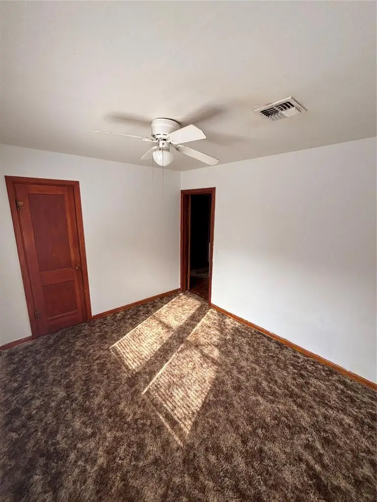 1504 N 6th Street, Sayre, OK 73662 - #2