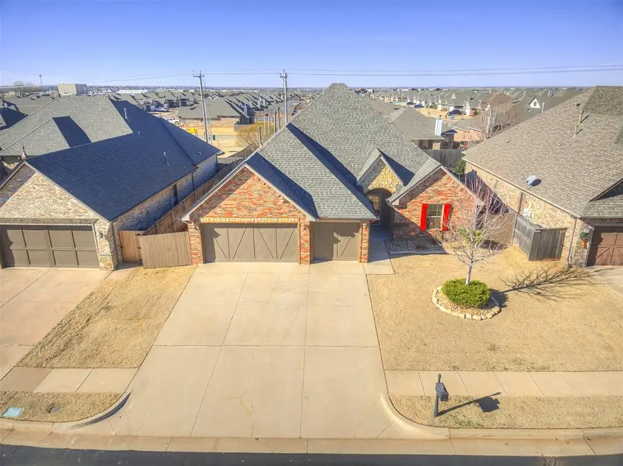 15925 James Thomas Court, Edmond, OK 73013 - Image #2