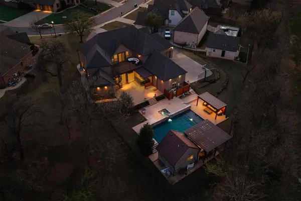 3301 Hidden Leaf Drive, Edmond, OK 73012