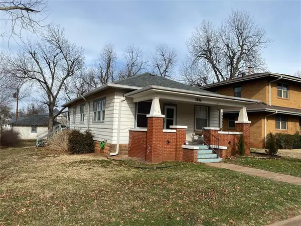 1004 E Noble, Guthrie, OK 73044