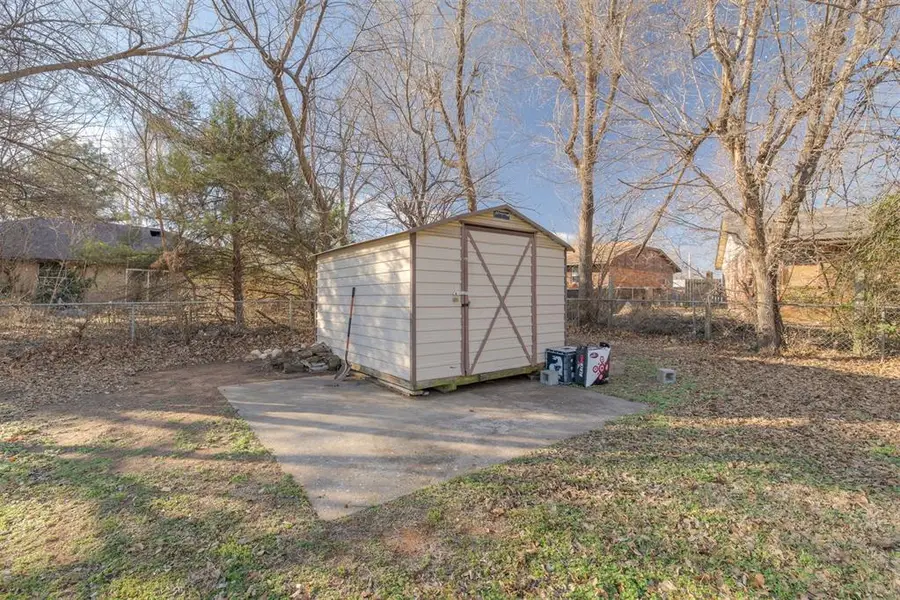 614 W Greenwood Court, Mustang, OK 73064 - Image #3