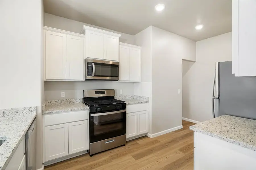 713 Luna Way, Tuttle, OK 73089 - Image #2