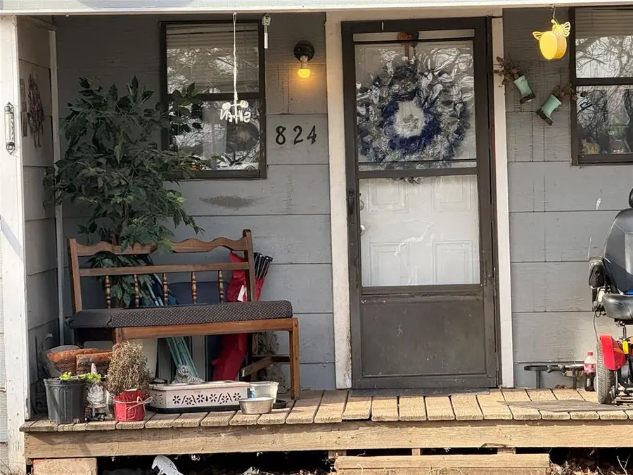 824 S Bell Avenue, Shawnee, OK 74801 - #2