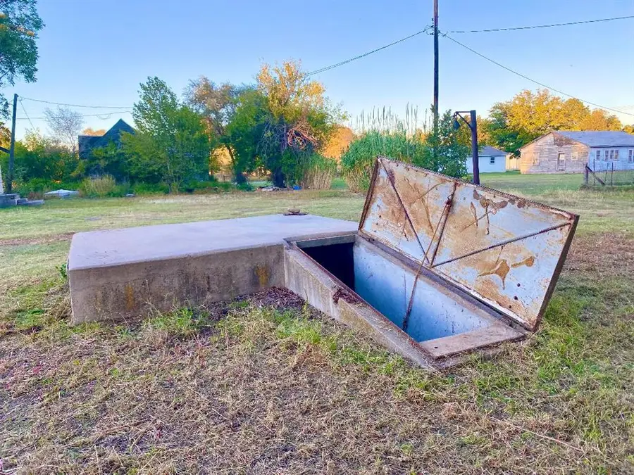 414 N Hardin Street, Mangum, OK 73554 - Image #2