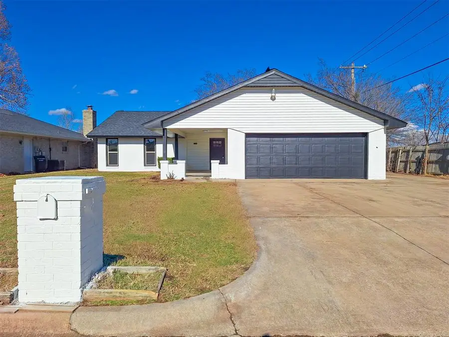 745 Wood Hollow Lane, Moore, OK 73160 - Image #2