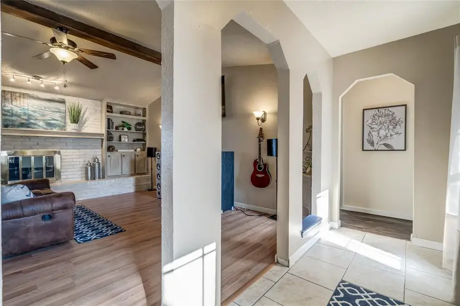 325 Choctaw Place, Yukon, OK 73099 - Image #2