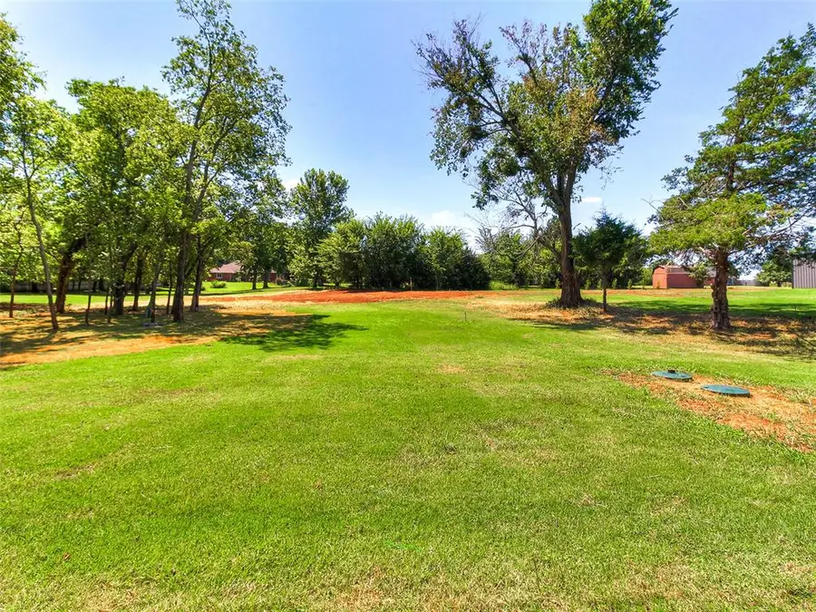 9071 Oak Tree Circle, Edmond, OK 73025 - Image #3
