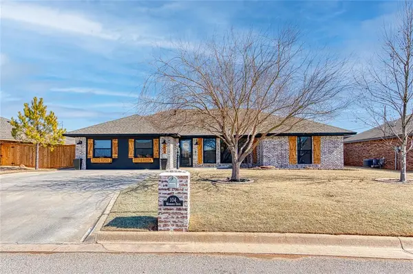 104 Woodridge Drive, Elk City, OK 73644
