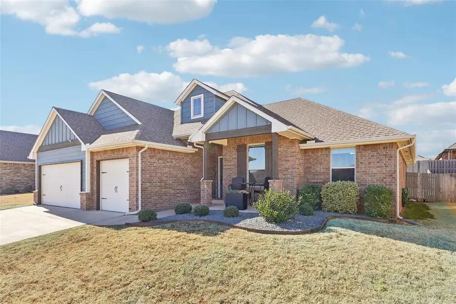 1405 N Storybrook Terrace, Mustang, OK 73064 - Image #2