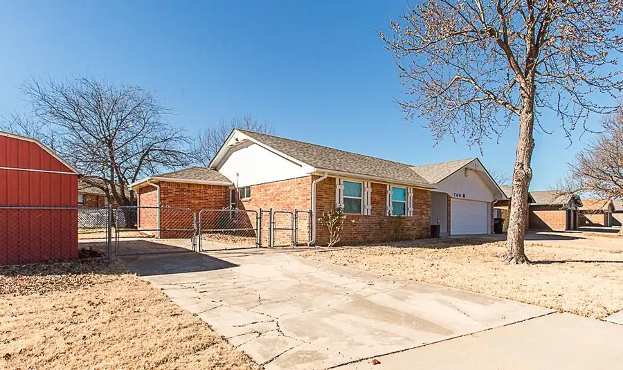 709 N Silver Leaf Drive, Moore, OK 73160 - Image #2