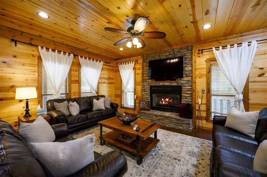 14 Lonely Oaks Trail, Broken Bow, OK 74728 - Image #3