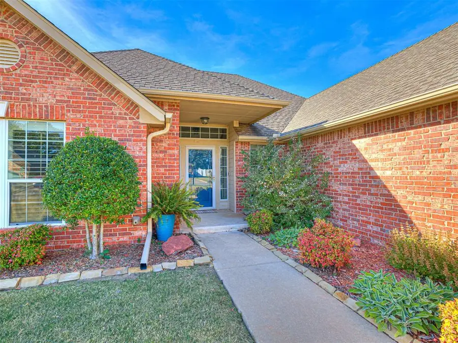 1602 Cedar Bend Court, Shawnee, OK 74804 - Image #2