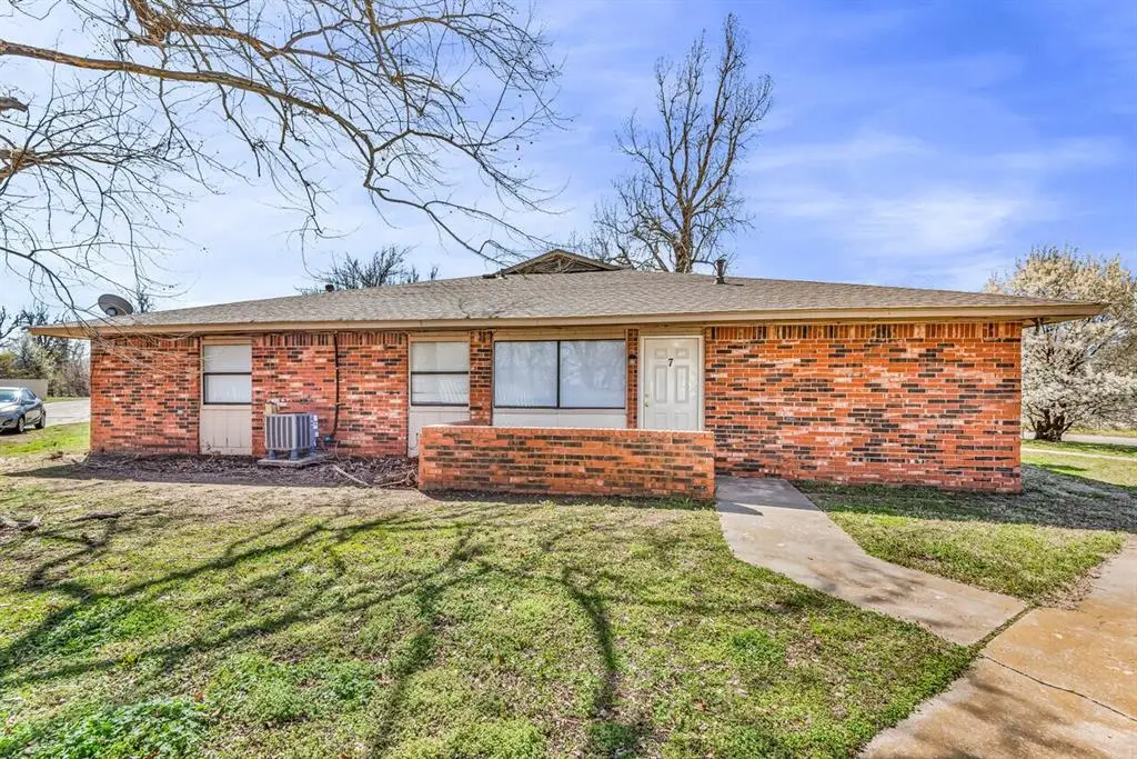 210 NW North Street, Minco, OK 73059 - Image #1