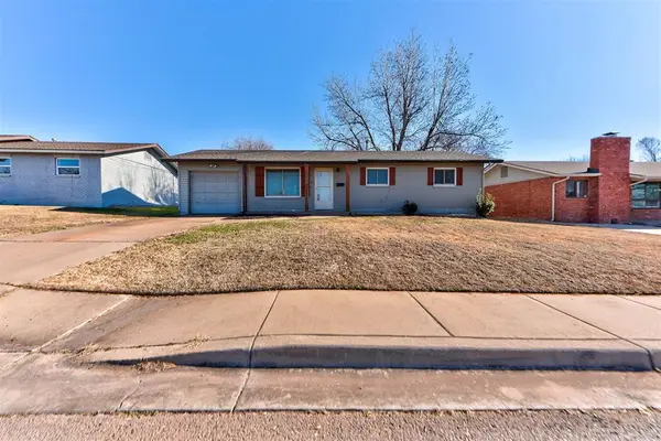 2508 Yorkshire Avenue, Moore, OK 73160