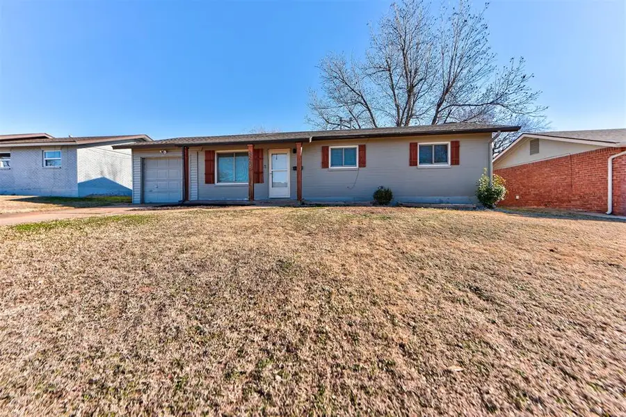 2508 Yorkshire Avenue, Moore, OK 73160 - Image #2