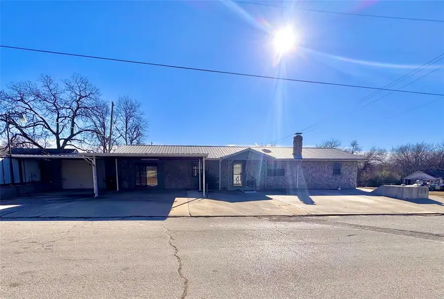 324 W 4th Street, Wewoka, OK 74884 - Image #2
