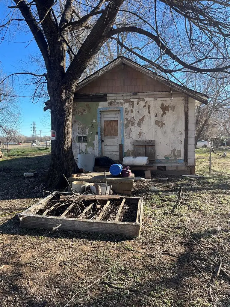 205 S Matthews Place, Oklahoma City, OK 73115 - Image #2