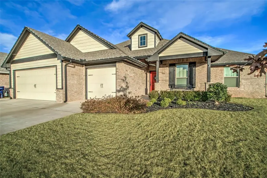 708 Bison Crossing Drive, Yukon, OK 73099 - Image #2