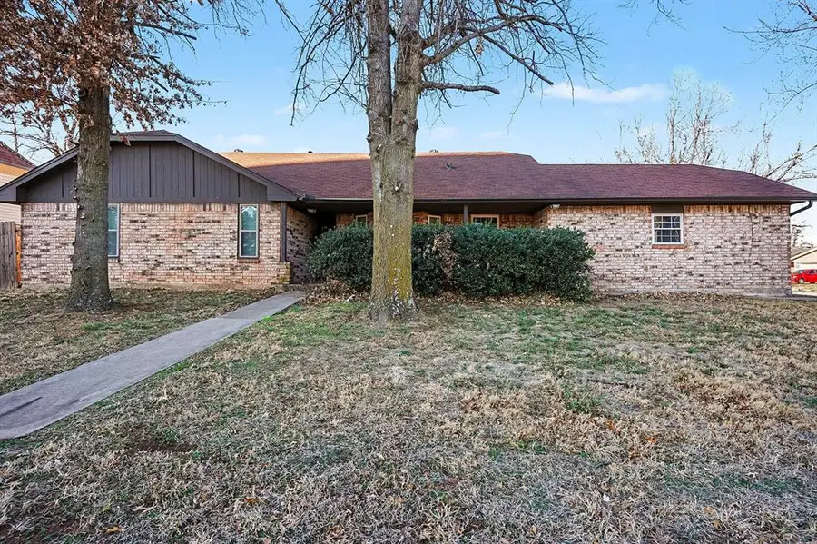 1056 Mabel C Fry Boulevard, Yukon, OK 73099 - Image #3