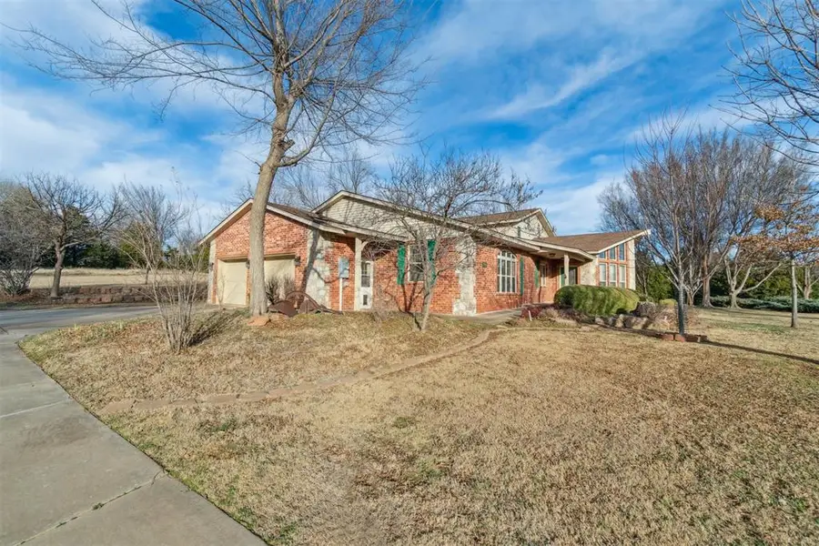 2909 N Santa Fe Avenue, Edmond, OK 73003 - Image #2