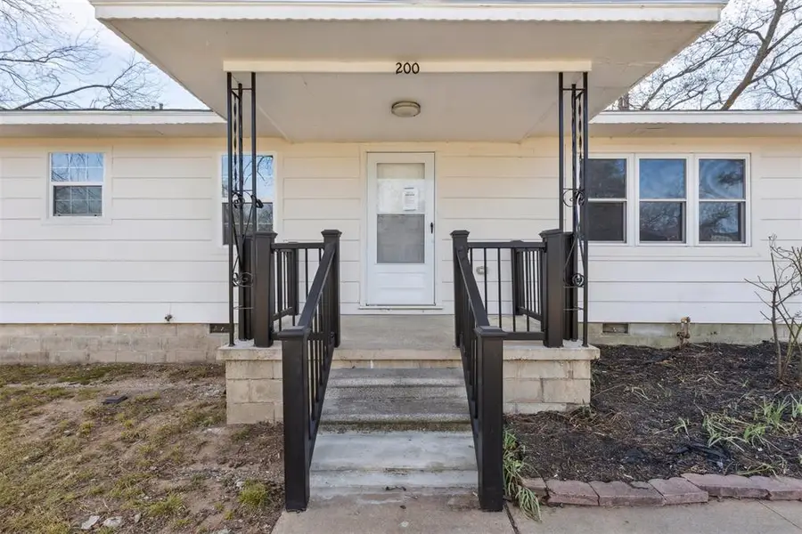 200 E Leslie Street, Pauls Valley, OK 73075 - #2