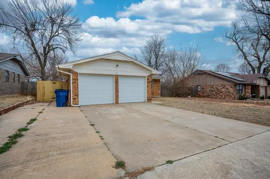 405 W Hillcrest Street, Mustang, OK 73064 - Image #3