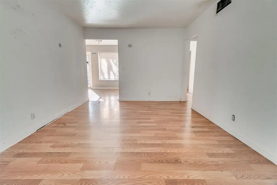 912 NE Katherine Place, Oklahoma City, OK 73114 - Image #3