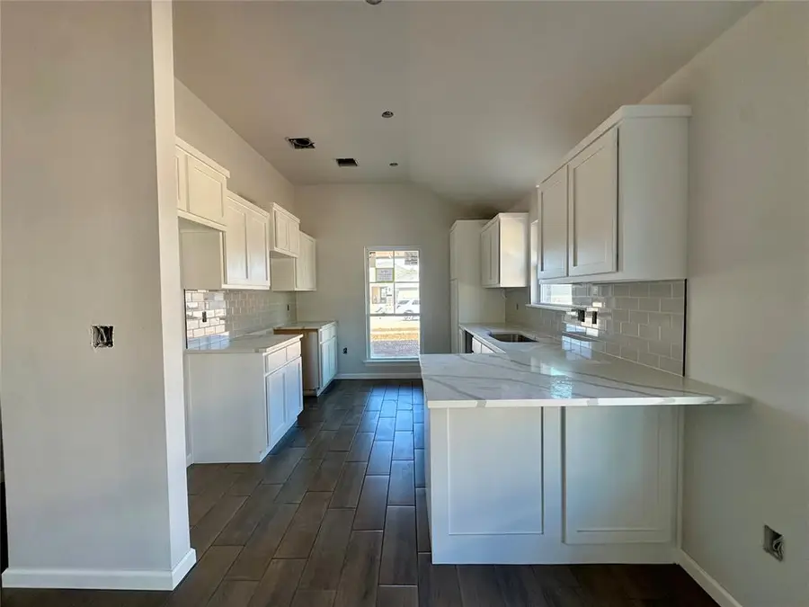 1012 Redwood Creek Drive, Yukon, OK 73099 - #3