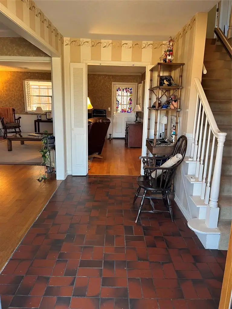 6705 N Shawnee Avenue, Oklahoma City, OK 73116-1802 - Image #2