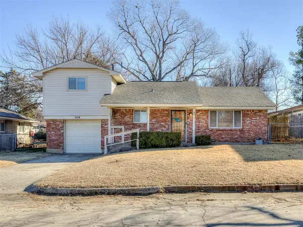 904 Oak Park Drive, Choctaw, OK 73020