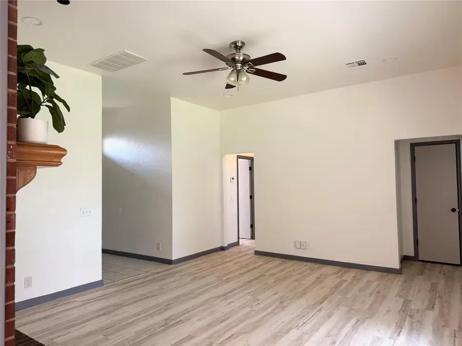 1102 Dustin Drive, Edmond, OK 73003 - Image #3