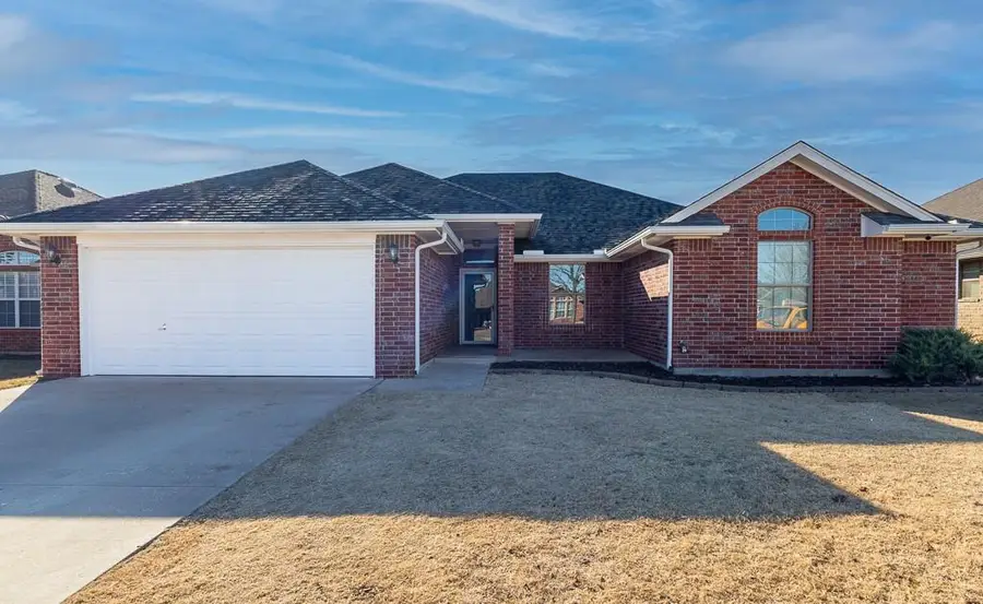 808 Canyon Drive, Yukon, OK 73099 - Image #2