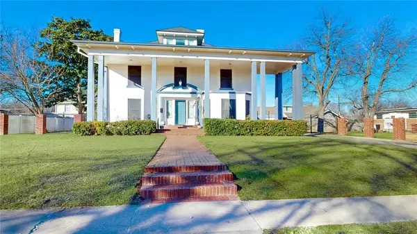 211 SW F Street, Ardmore, OK 73401