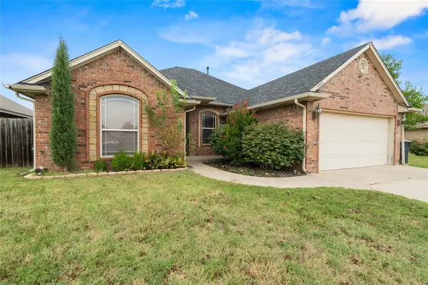 4909 Stag Horn Drive, Yukon, OK 73099