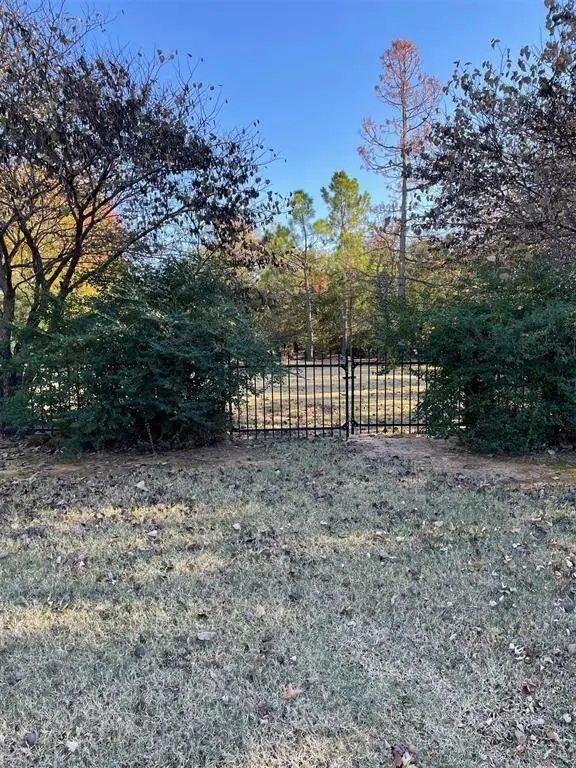 1181 Augusta Court, Shawnee, OK 74801