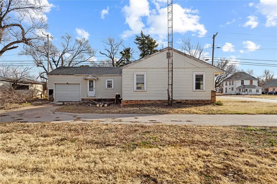 114 W B Street, Okeene, OK 73763 - Image #3