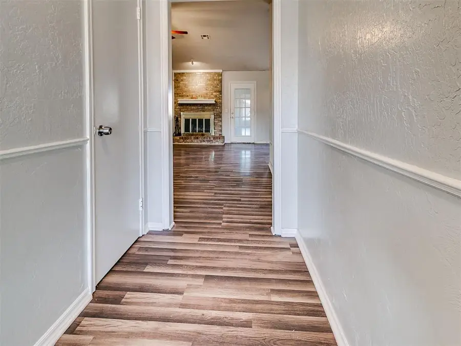 917 N Crystal Way, Mustang, OK 73064 - Image #3