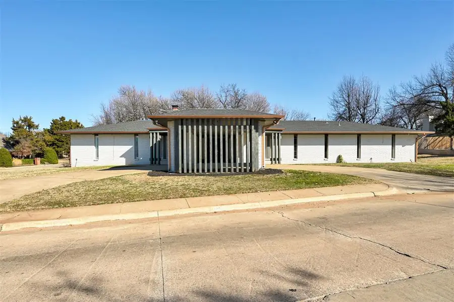12136 Thorn Ridge Road, Oklahoma City, OK 73120 - Image #2