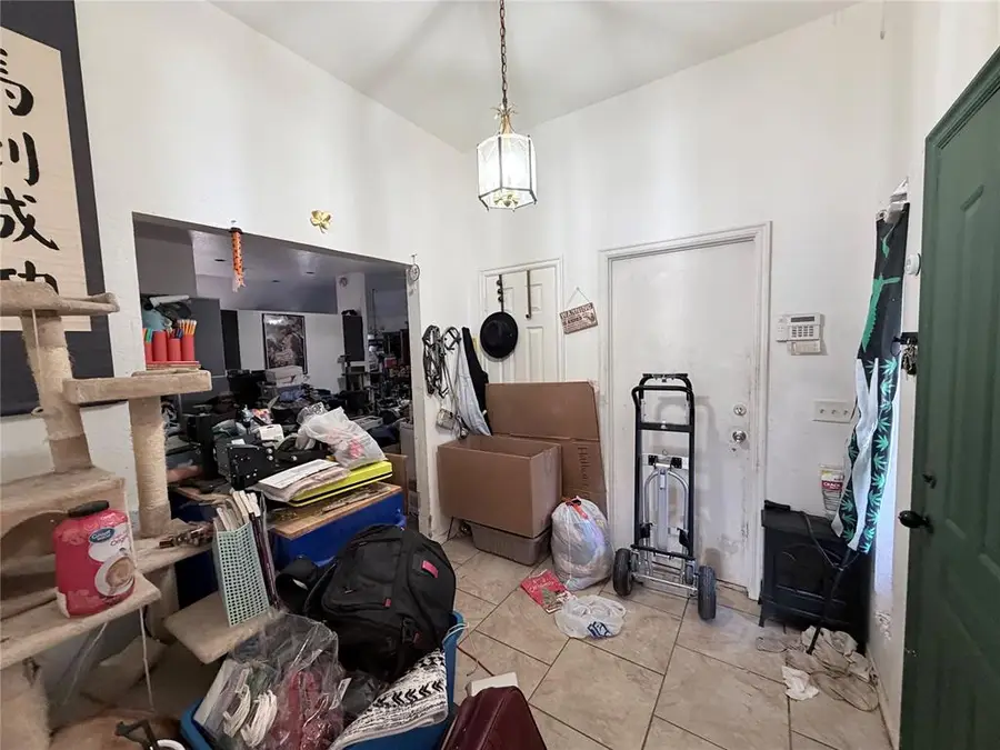 8013 Wilshire Ridge Drive, Oklahoma City, OK 73132 - Image #2