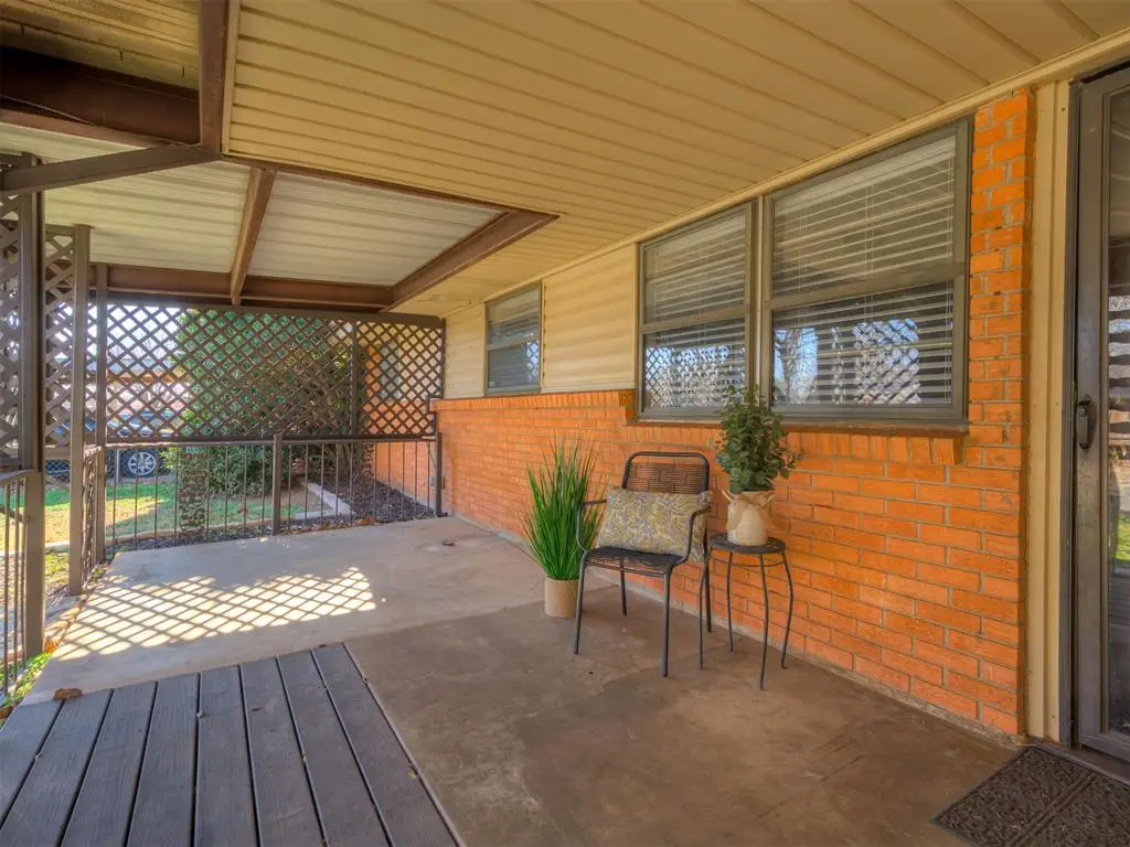 209 S Irving Drive, Moore, OK 73160 - Image #1