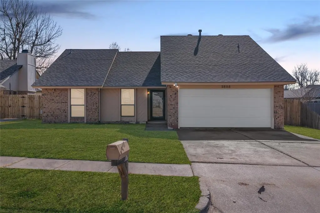 2808 Mustang Trail, Edmond, OK 73012 - Image #1