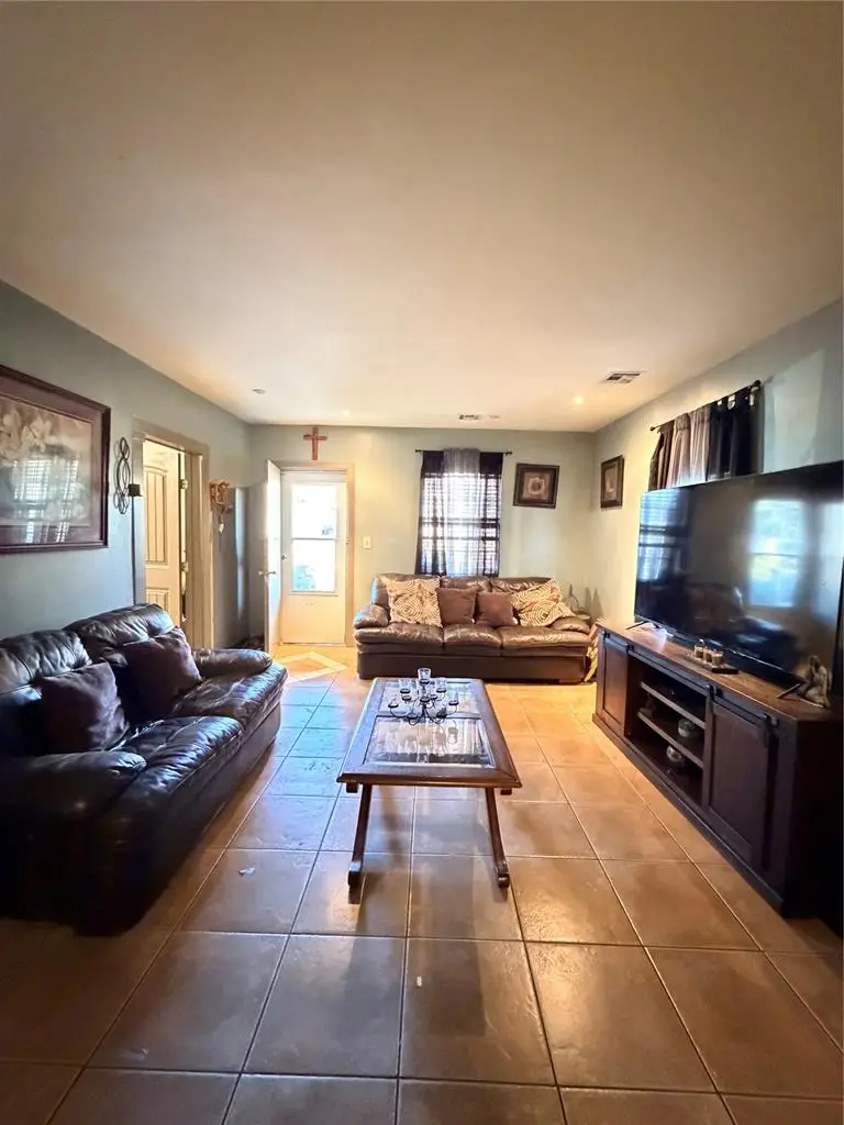 1224 NW 8th Street, Oklahoma City, OK 73106 - Image #3