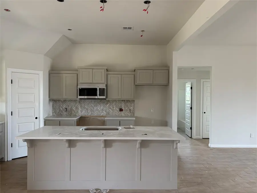 8708 NW 75th Street, Oklahoma City, OK 73132 - Image #3