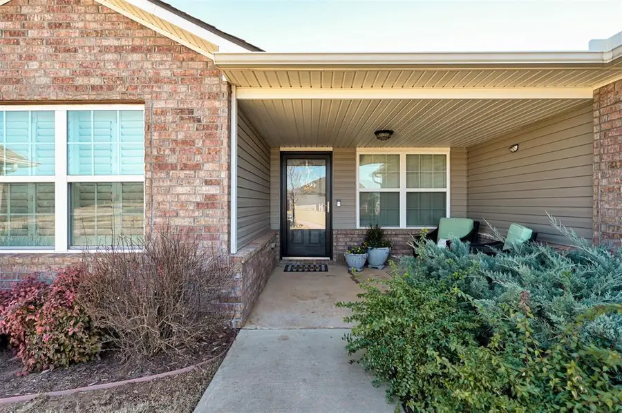 2924 Sunberry Way, Yukon, OK 73099 - Image #3