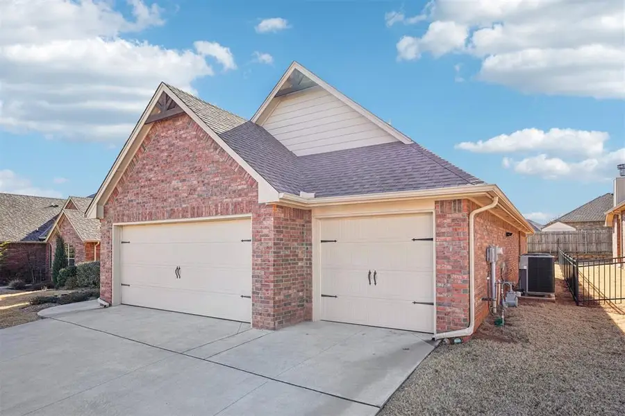 600 Dardanelle Pass, Edmond, OK 73025 - Image #3